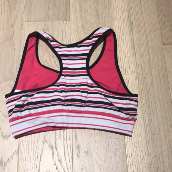 Cute sports bra - Picture 2 of 2